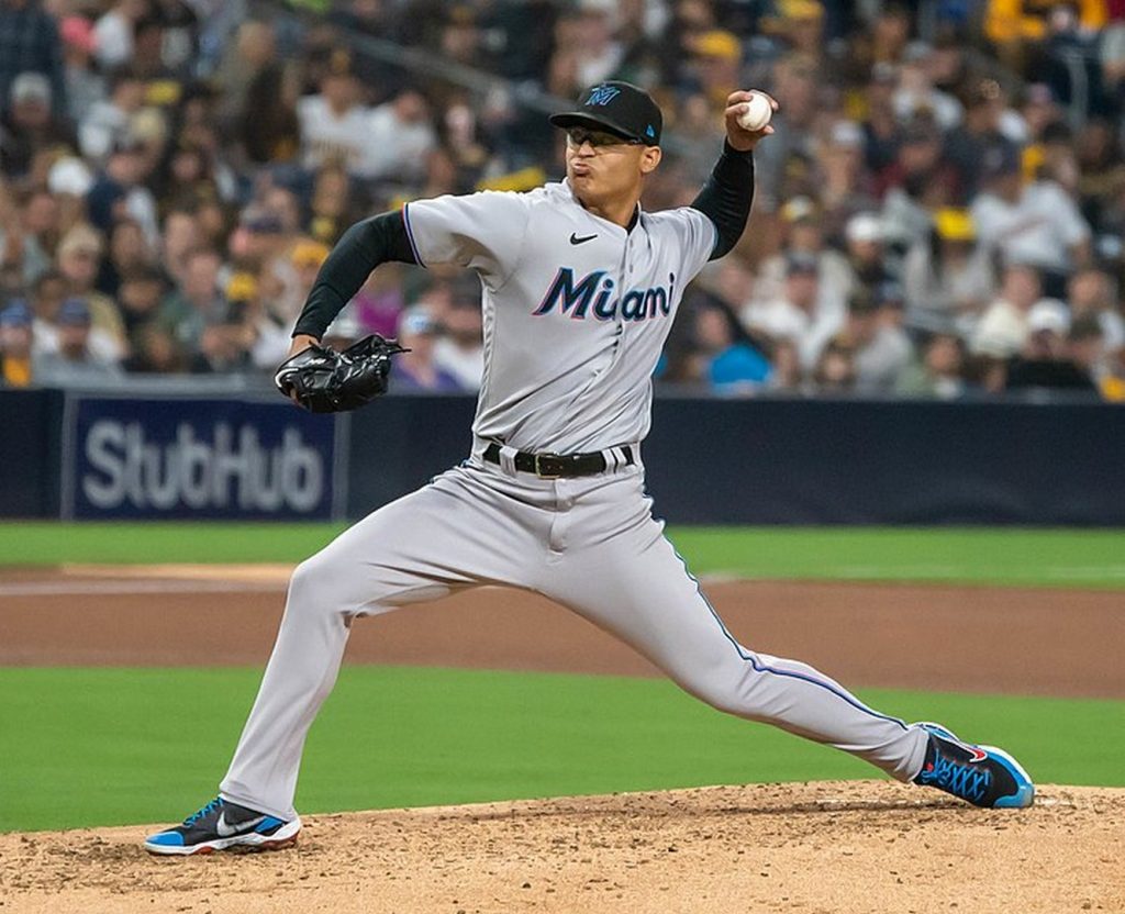 Foto sobre: EL PITCHER PERUANO JESÚS LUZARDO DESTACA EN GRANDES LIGAS DE BÉISBOL