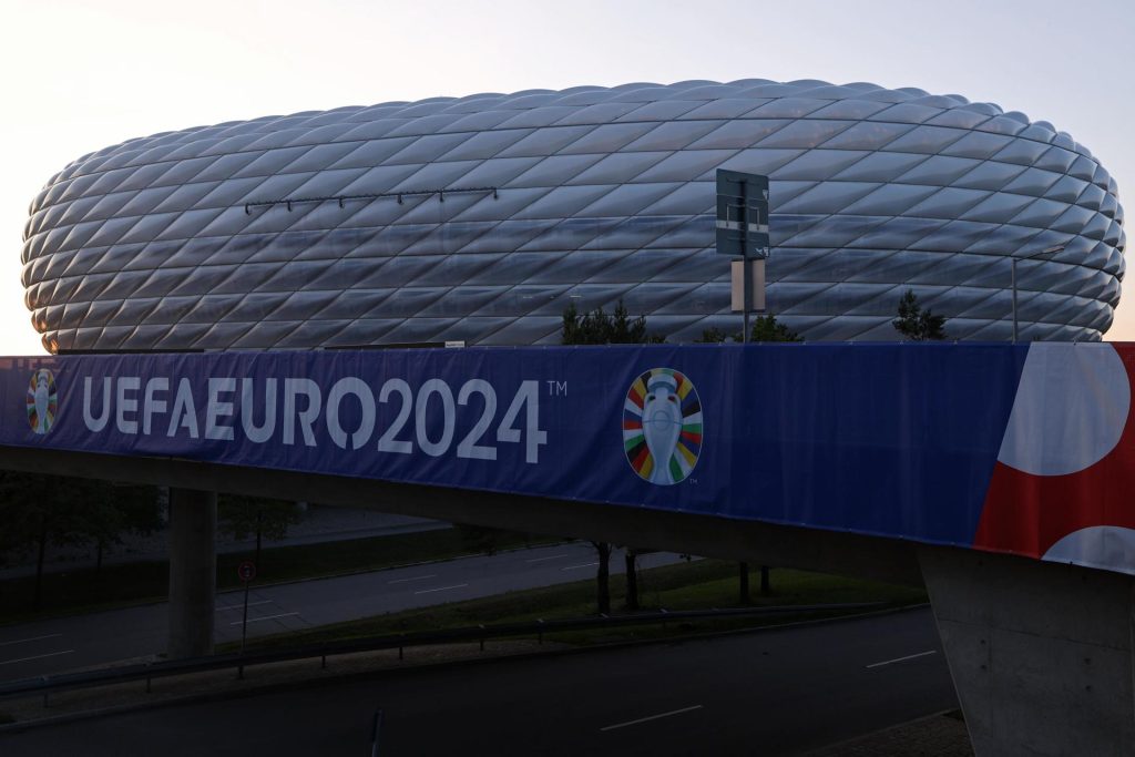 Foto sobre: 10 ESTADIOS DE LA EUROCOPA Y 10 DATOS INTERESANTES