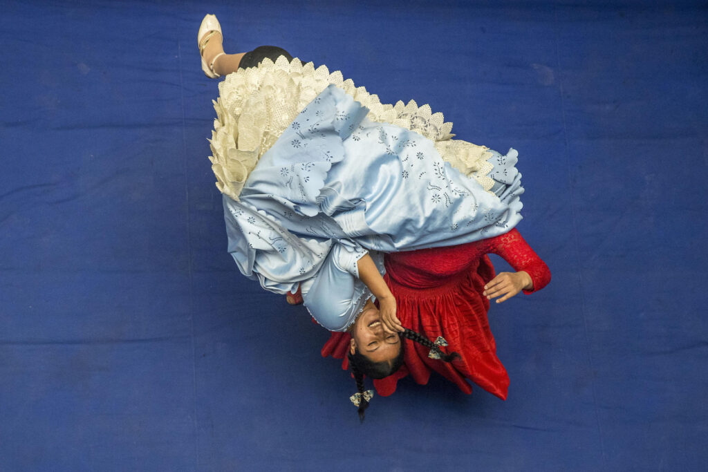 Foto sobre: LUCHA LIBRE EN BOLIVIA: ARTE Y ESPECTÁCULO