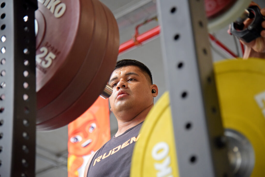 Foto sobre: HERNÁN VIERA, EL HOMBRE QUE CARGA SUS PROBLEMAS PARA DESHACERSE DE ELLOS